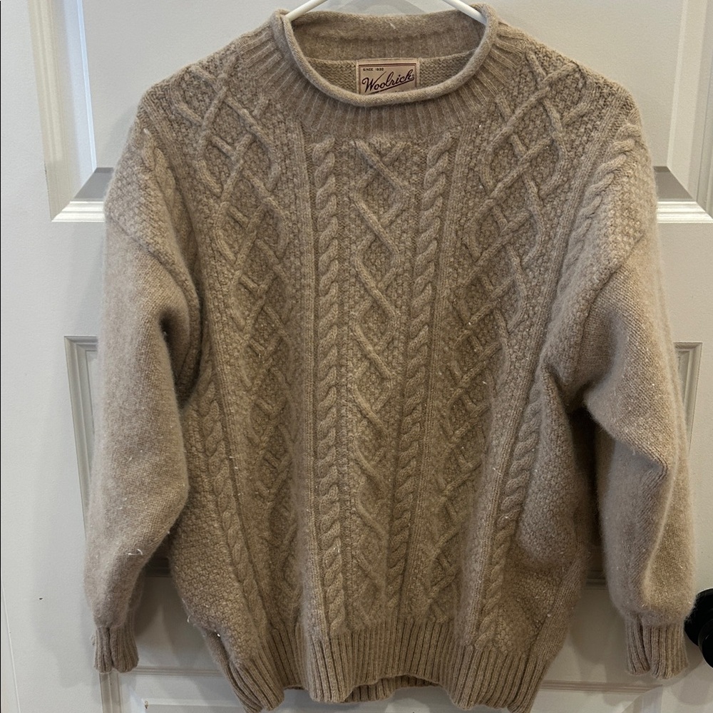 Woolrich Women’s Beige Cable Knit Crewneck fisherman Sweater